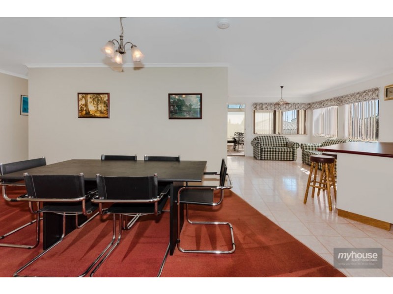 7 Araluen Court, Kearneys Spring QLD 4350