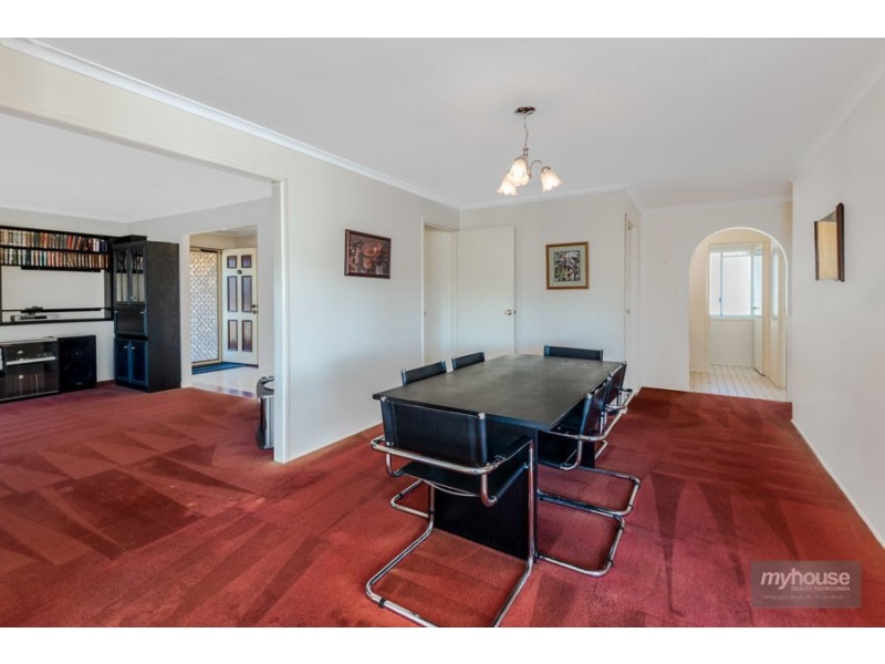 7 Araluen Court, Kearneys Spring QLD 4350