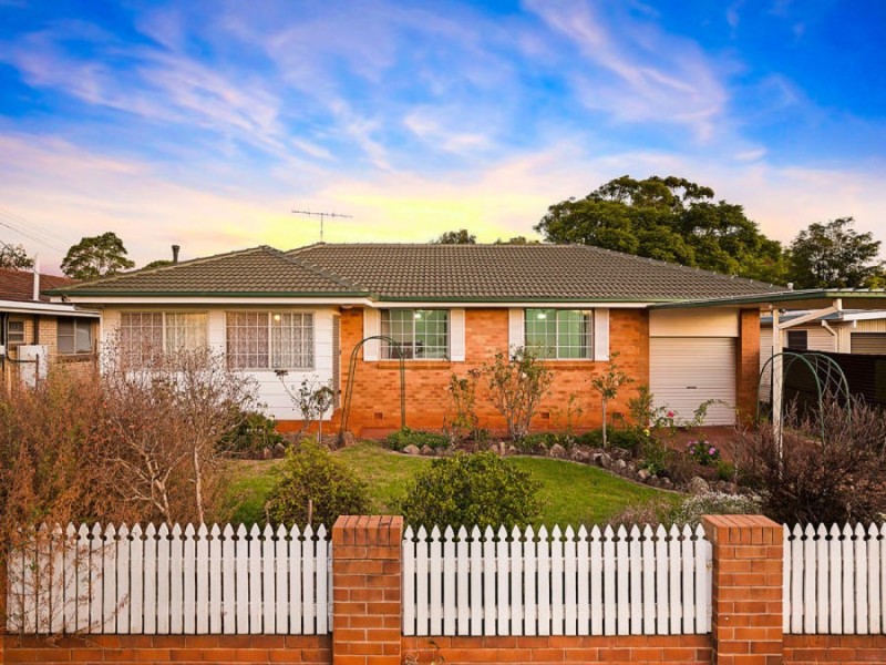 2 Shennan Street, Harristown QLD 4350