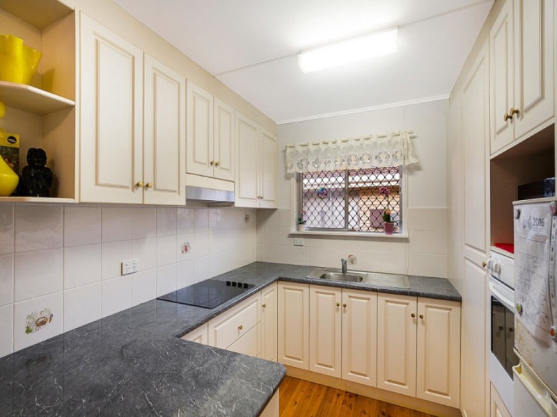 2 Shennan Street, Harristown QLD 4350