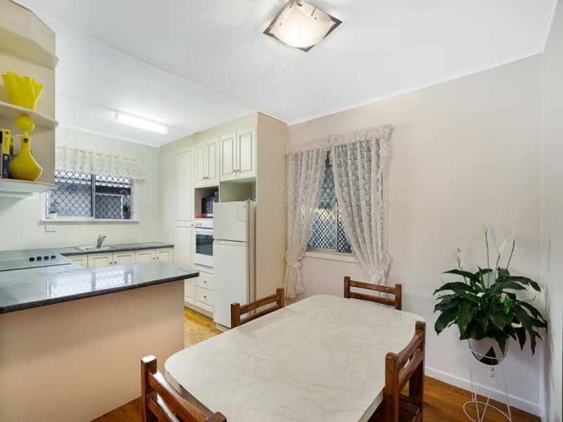 2 Shennan Street, Harristown QLD 4350