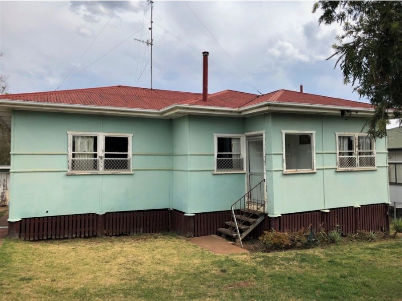 152 Jellicoe Street, North Toowoomba QLD 4350