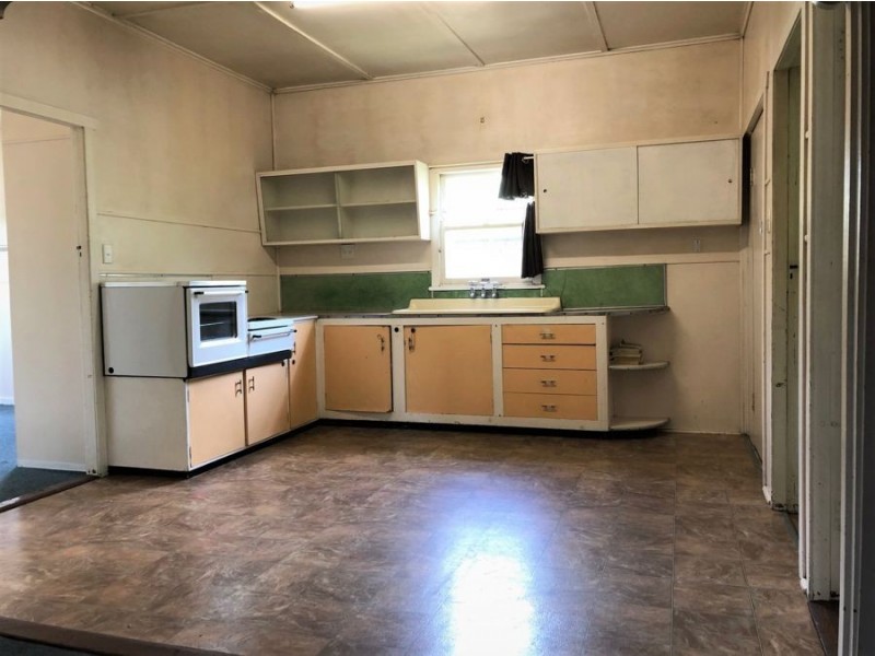 152 Jellicoe Street, North Toowoomba QLD 4350