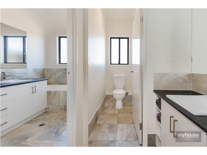 14 Hilltop Drive, Gowrie Junction QLD 4352