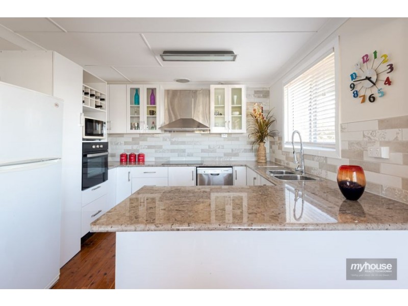 15 Skehan Street, Centenary Heights QLD 4350