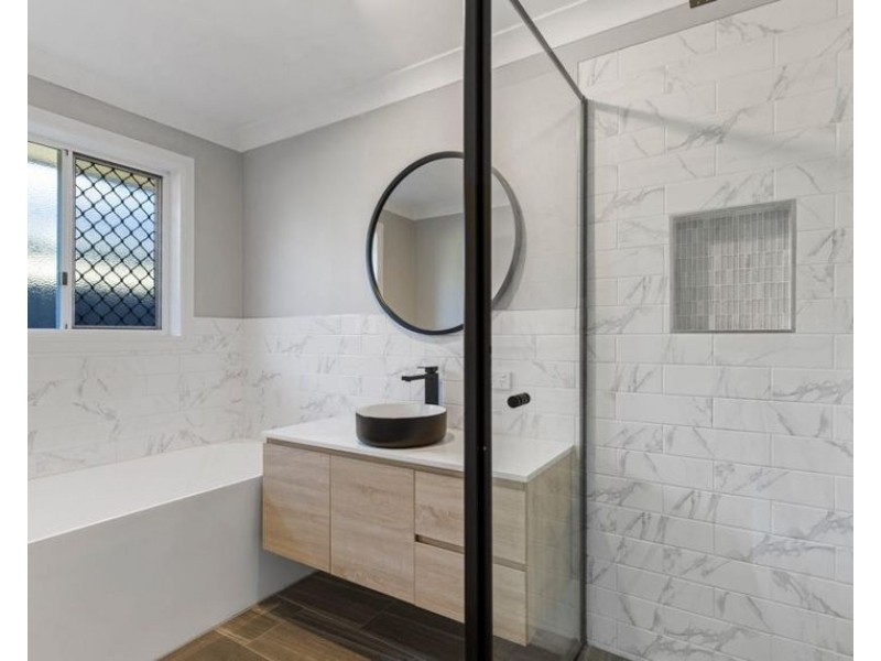 13 Uniplaza Court, Kearneys Spring QLD 4350