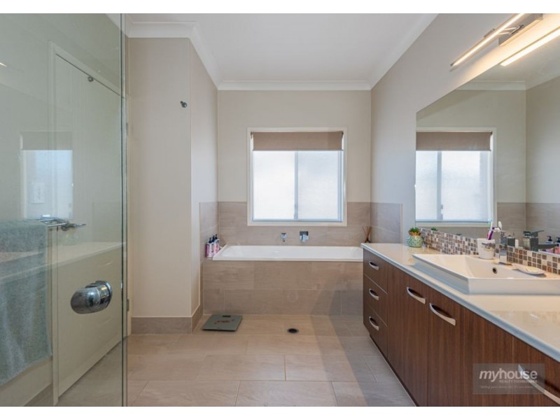 5 Dolleys Road, Withcott QLD 4352
