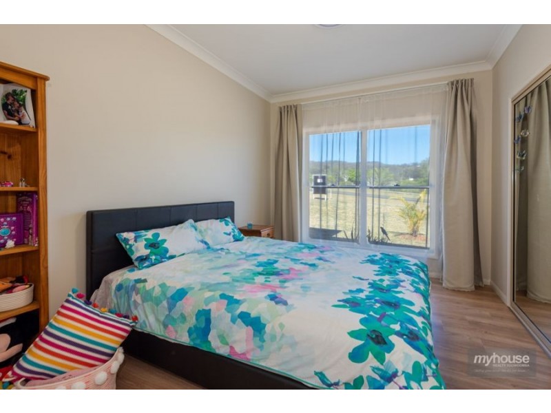 5 Dolleys Road, Withcott QLD 4352