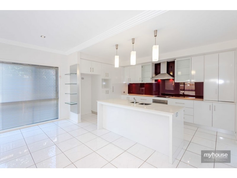 12 McCallum Court, Middle Ridge QLD 4350