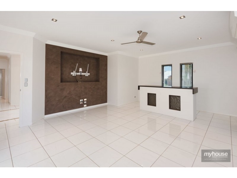 12 McCallum Court, Middle Ridge QLD 4350