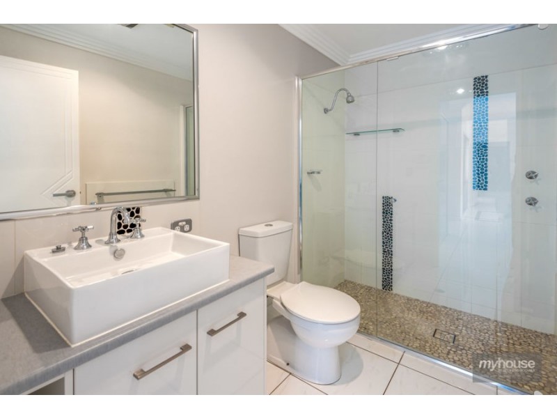 12 McCallum Court, Middle Ridge QLD 4350