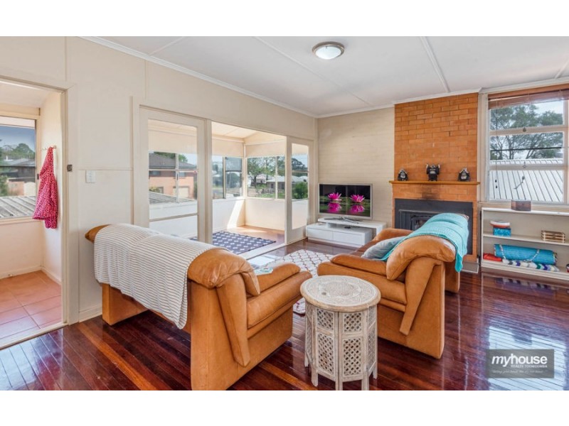 6 Schloss Street, Centenary Heights QLD 4350