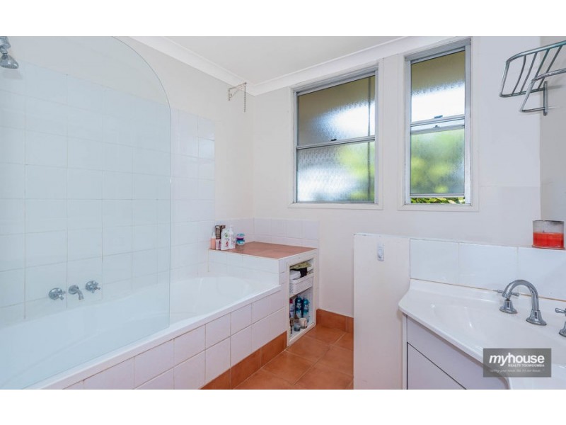 6 Schloss Street, Centenary Heights QLD 4350