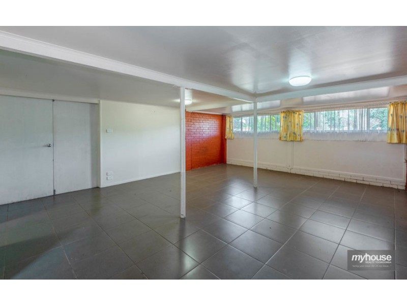 6 Schloss Street, Centenary Heights QLD 4350