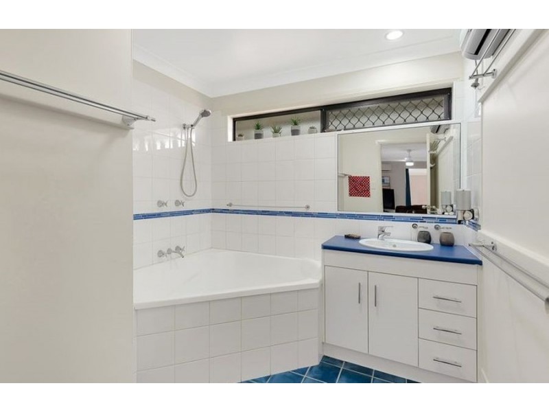 20 Dolleys Road, Withcott QLD 4352