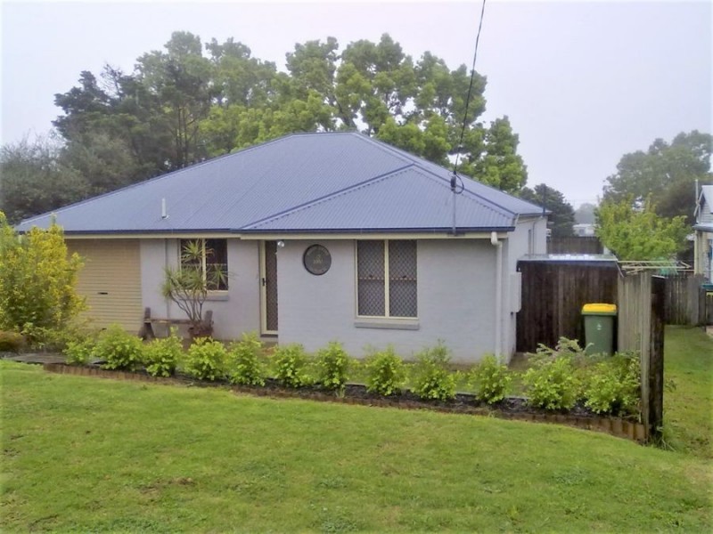 1a Tighe Street, Newtown QLD 4350