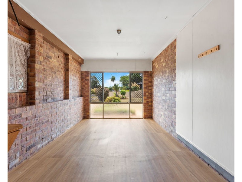 16 Bennett Street, Wilsonton QLD 4350