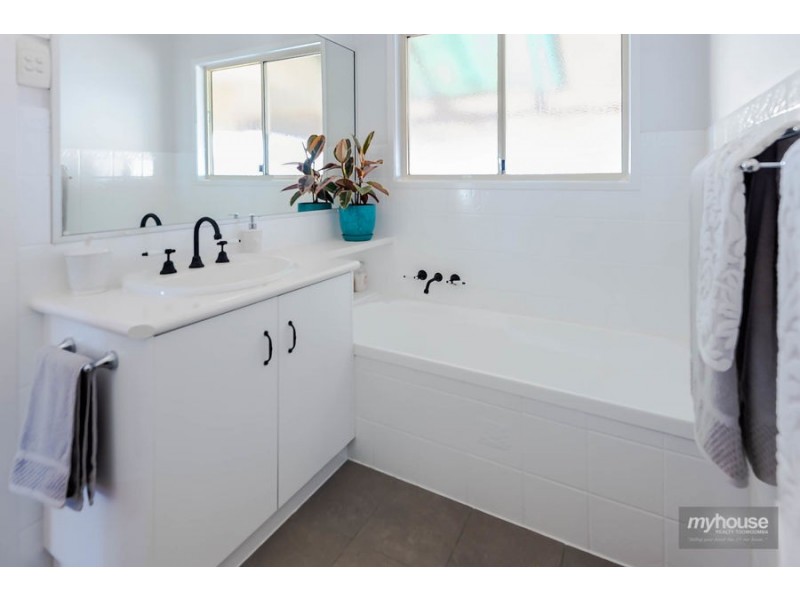 187 Mackenzie Street, Rangeville QLD 4350