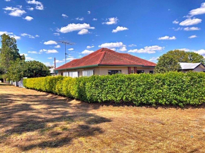 123 Hill Street, Newtown QLD 4350