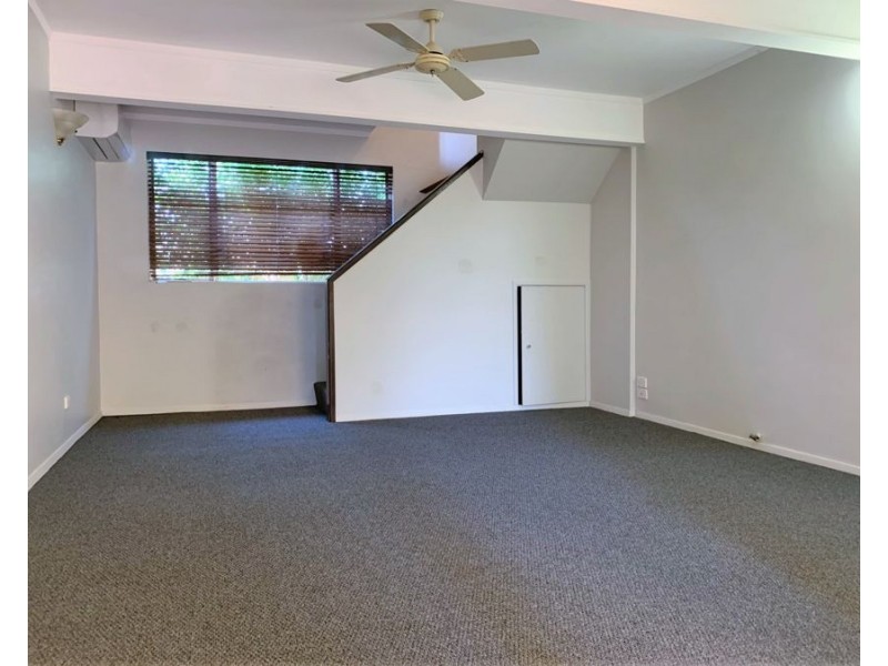 4/329 Hume Street, South Toowoomba QLD 4350