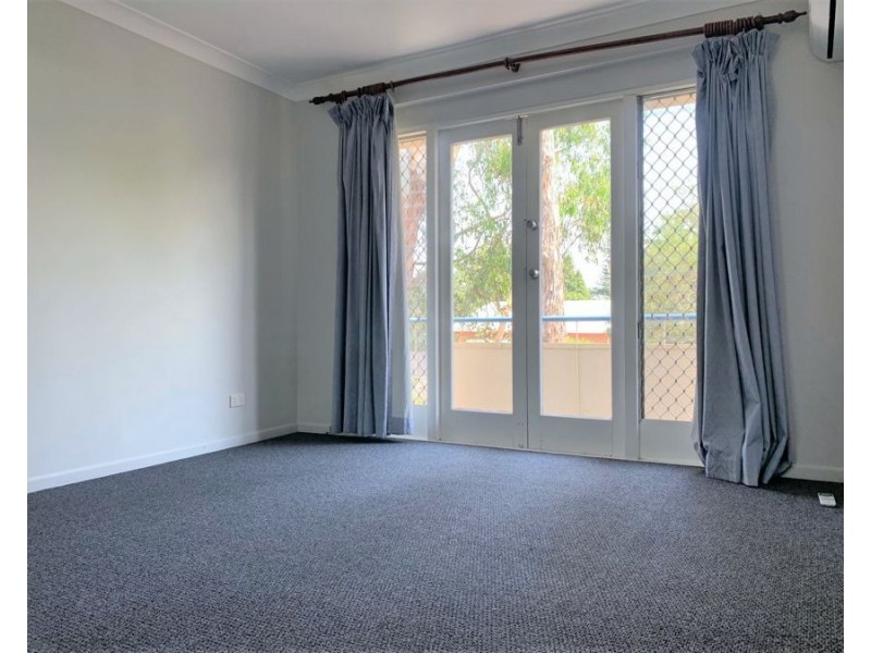 4/329 Hume Street, South Toowoomba QLD 4350