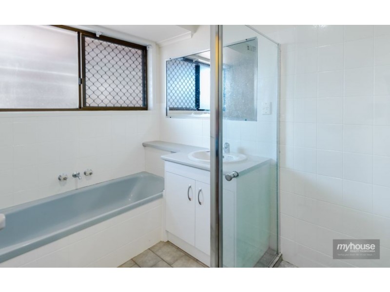 6 Melway Crescent, Harristown QLD 4350