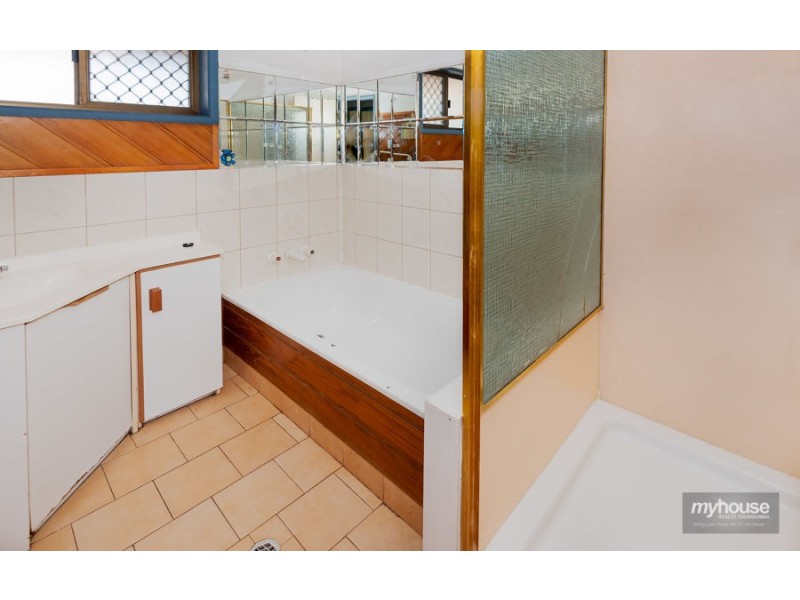 402 Stenner Street, Kearneys Spring QLD 4350