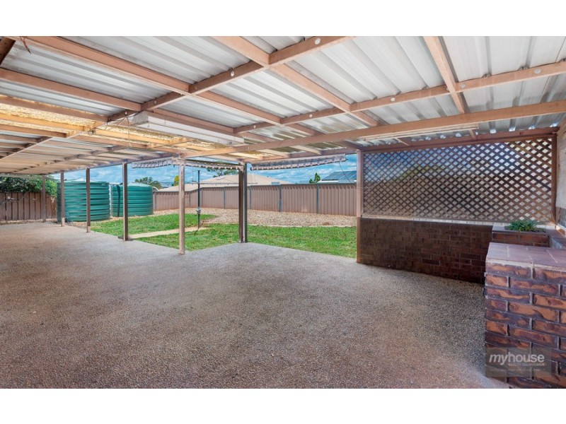 402 Stenner Street, Kearneys Spring QLD 4350