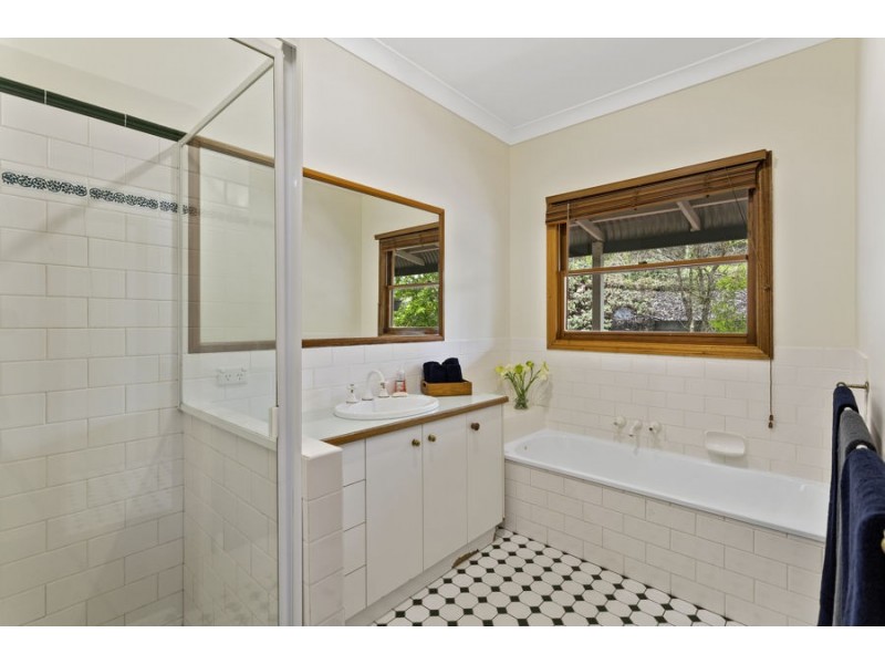 30 Berghofer, Withcott QLD 4352