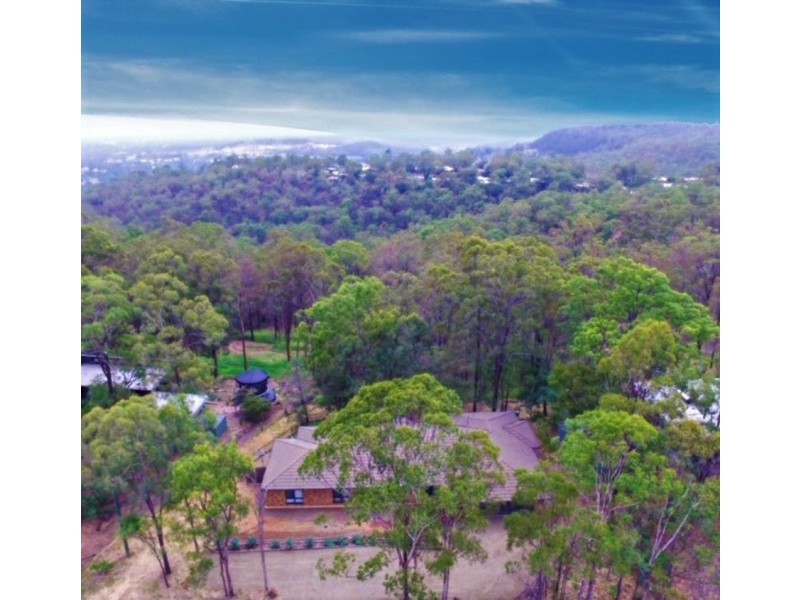 5 Clive Crescent, Withcott QLD 4352