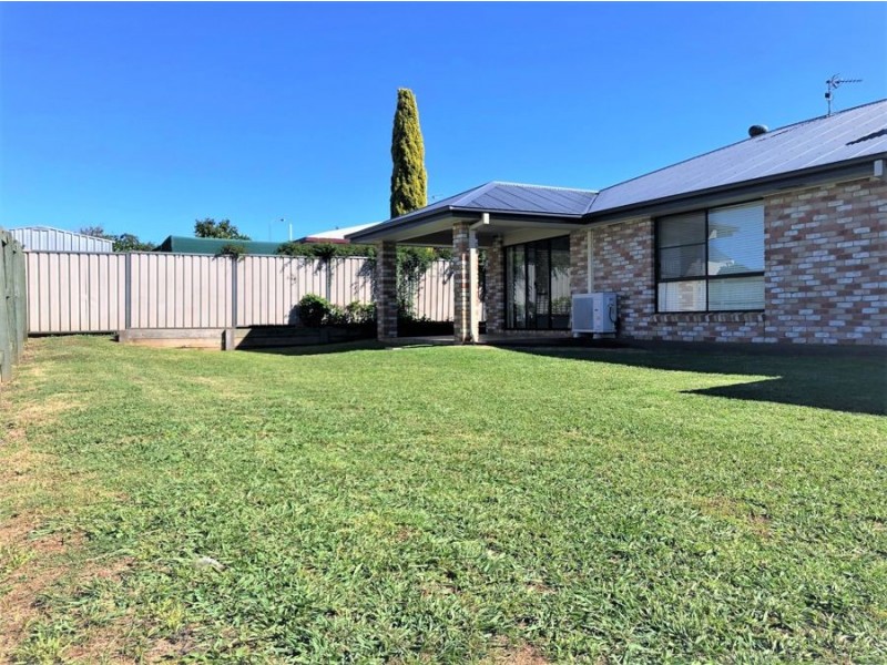 21 Furness Court, Kearneys Spring QLD 4350