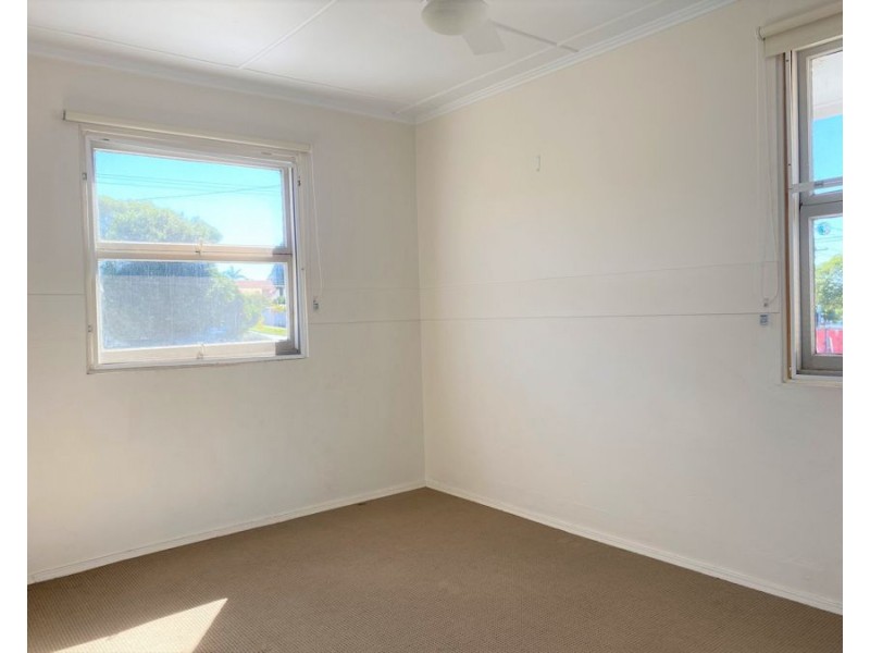 150 South Street, Centenary Heights QLD 4350