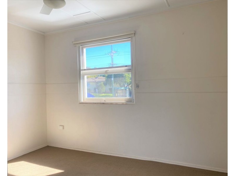 150 South Street, Centenary Heights QLD 4350