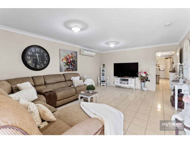 27 Phipps Drive, Meringandan West QLD 4352