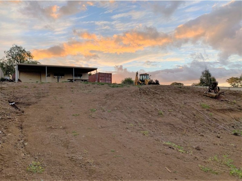 27 Phipps Drive, Meringandan West QLD 4352