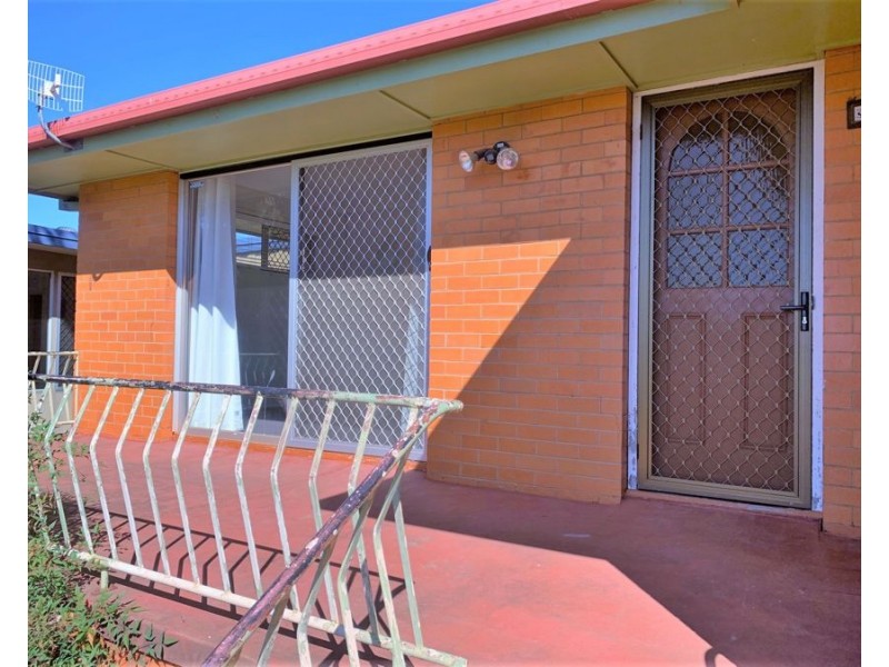 8 Hunter Street, Centenary Heights QLD 4350