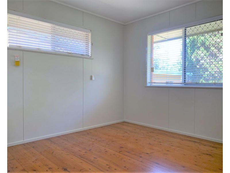 8 Hunter Street, Centenary Heights QLD 4350