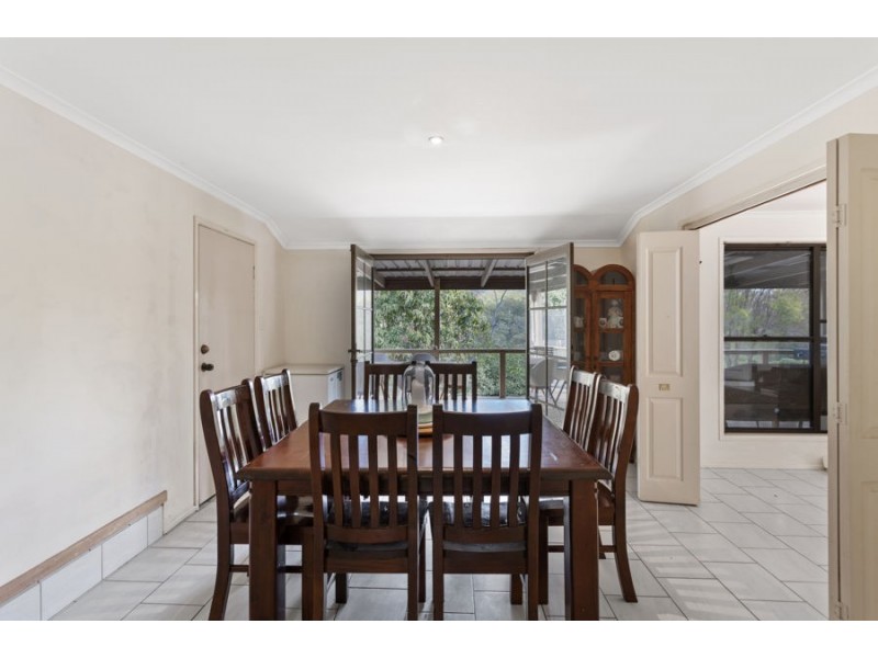 24 Gordon Crescent, Withcott QLD 4352