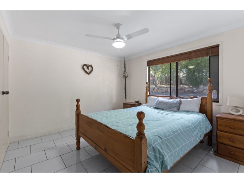 24 Gordon Crescent, Withcott QLD 4352