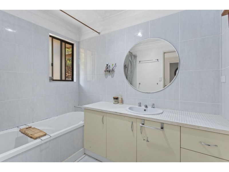 24 Gordon Crescent, Withcott QLD 4352