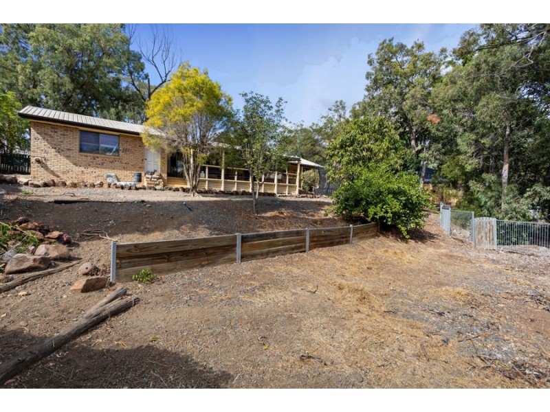 24 Gordon Crescent, Withcott QLD 4352