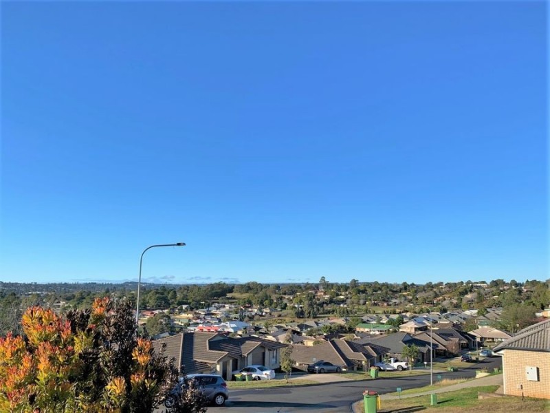 32 Alpine Court, Cranley QLD 4350