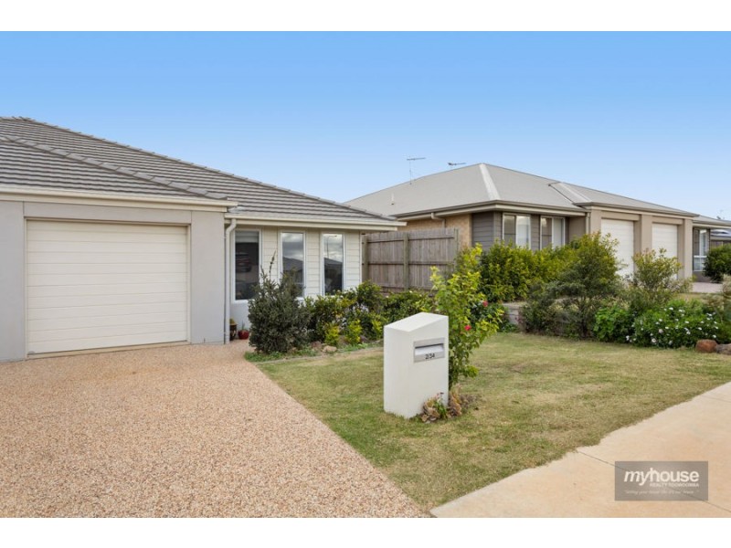 2/34 Radcliffe Crescent, Glenvale QLD 4350