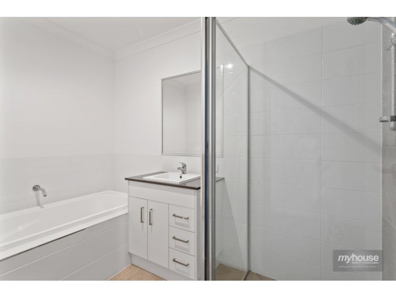2/34 Radcliffe Crescent, Glenvale QLD 4350