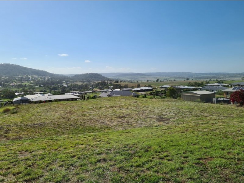 8 Wodalla Court, Hodgson Vale QLD 4352
