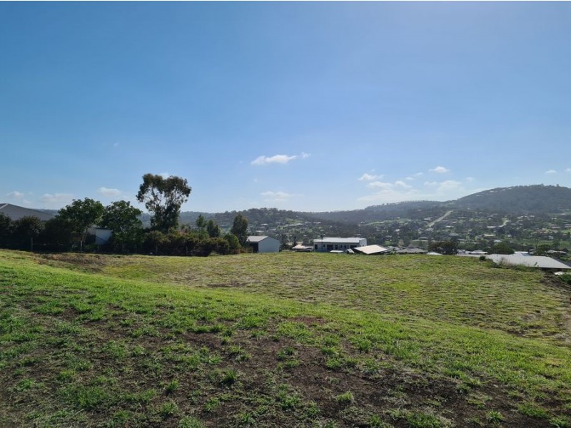 8 Wodalla Court, Hodgson Vale QLD 4352
