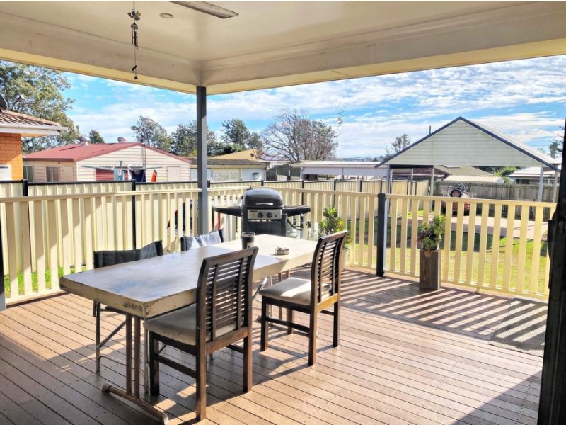 51 Weetwood Street, Newtown QLD 4350
