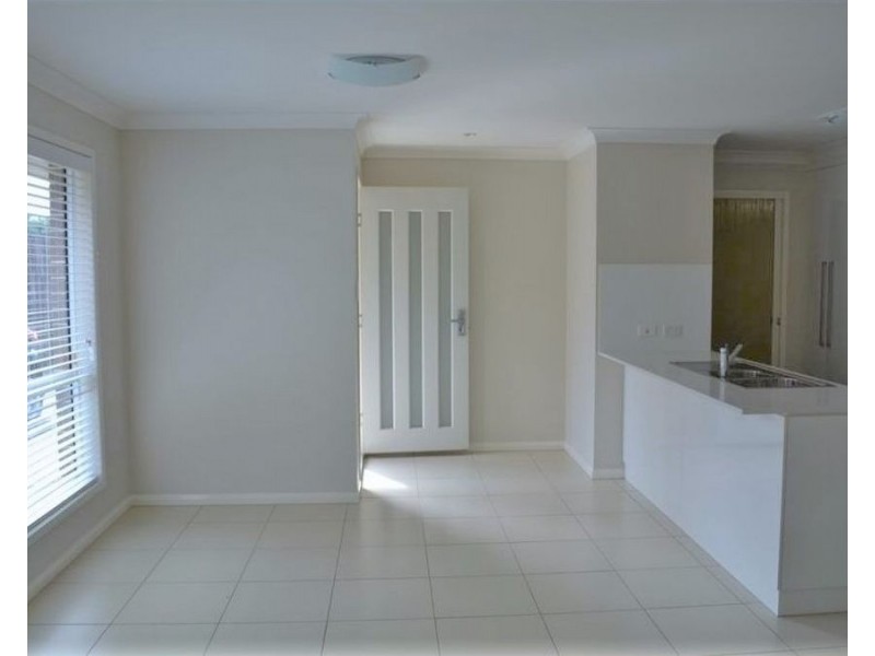 1/57 Holberton, Rockville QLD 4350