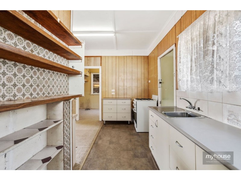 16 Holberton Street, Rockville QLD 4350