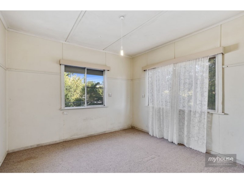 16 Holberton Street, Rockville QLD 4350